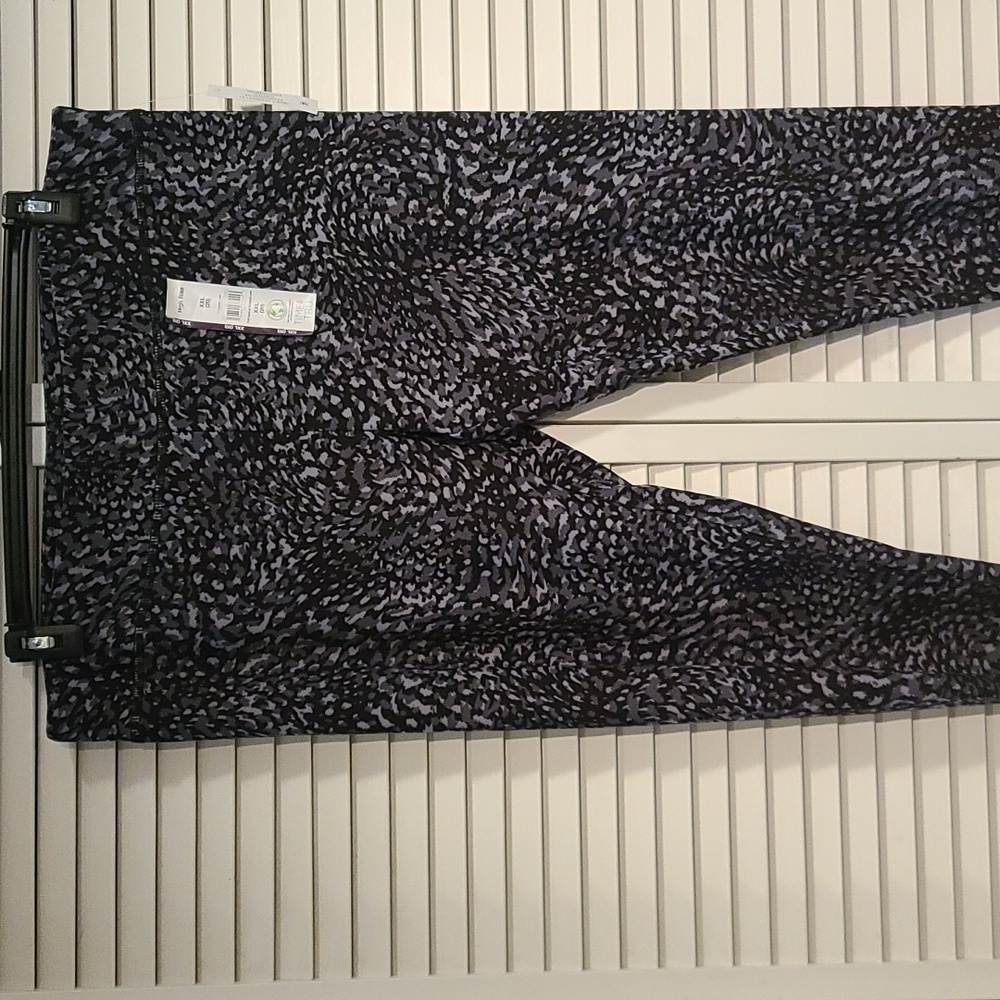 Leggings Capri Black Grey Design Super Soft 81% Poly Blend Wide Waist Band NWT